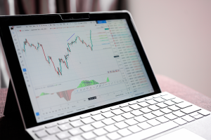 海外で無料提供されているMT4 EAを活用する方法とその注意点